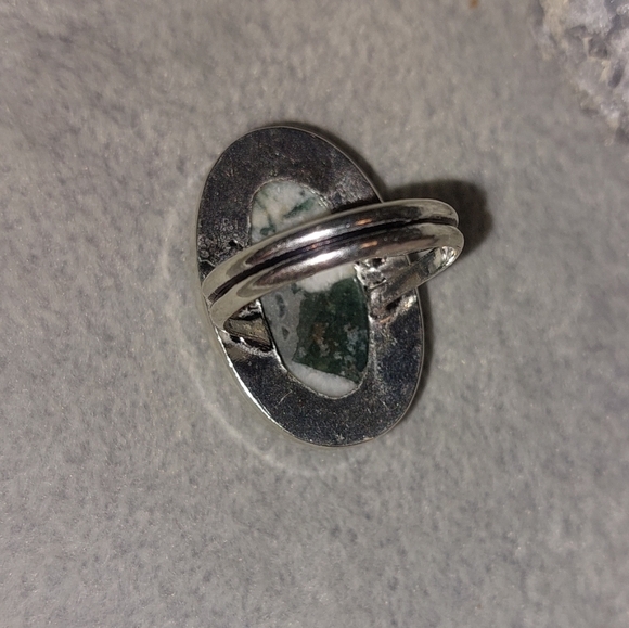 Gorgeous Moss Agate Oval Ring Size 7 - Picture 7 of 8